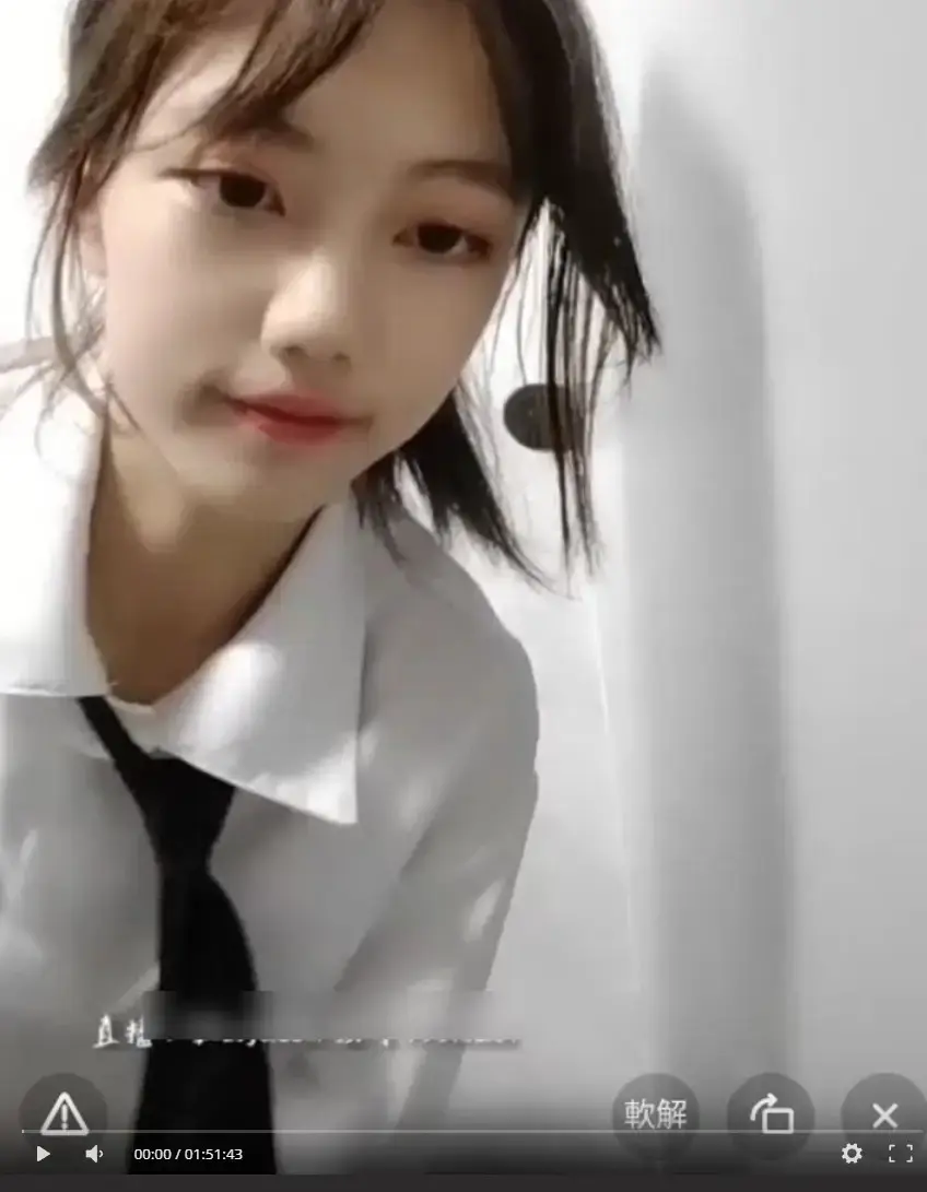 《贺子涵》原视频高清完整版免费在线播放，小女孩贺子涵深度还原贺梓涵直播翻车名场面始末带你彻底了解全貌，《贺梓涵直播被妈妈发现》无删减全集免费观看，名场面高能瞬间