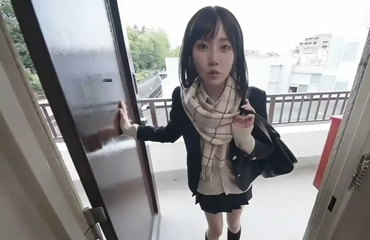 《泡在我家的辣妹-真人版》1080P高清画质免费看-《泡在我家的辣妹》真人版无删减全集在线播放-岛崎遥香主演，蓝光资源网盘备份