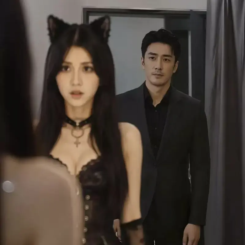 《不能碰的猫耳女下属的秘密》AI短剧完整版合集在线观看-2026都市职场悬疑高热度黑马-谜团探寻反转不断-不能碰的猫耳女下属的秘密全网刷屏